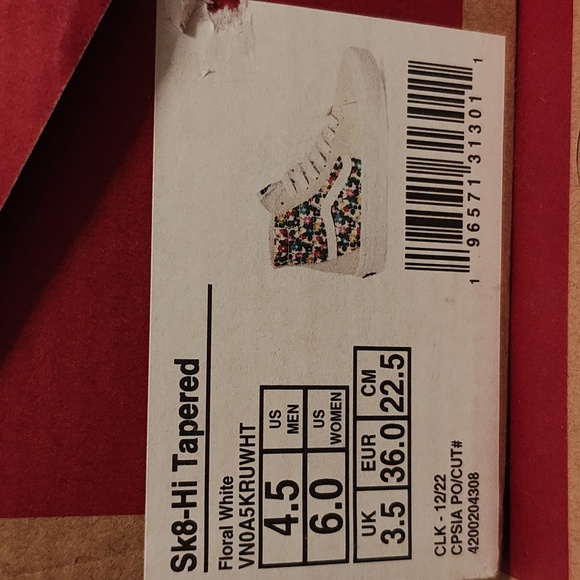 White with flowers - Picture 4 of 4